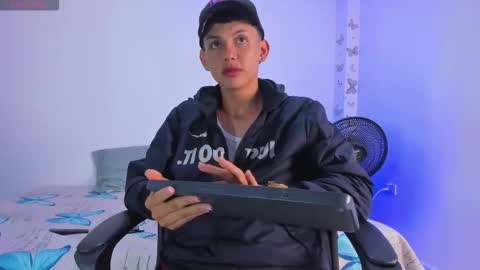 AXEL online show from October 18, 11:33 am