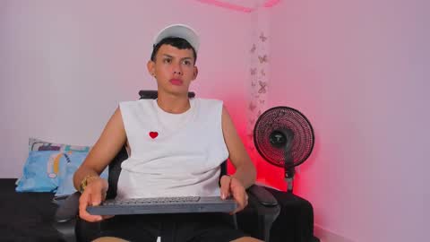 AXEL online show from November 19, 8:20 pm