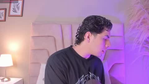 Snapshot of axel_creed chatting on February 9, 11:14 am Yooung King online show from February 9, 11:14 am