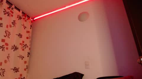 axel davis  online show from October 9, 12:30 am