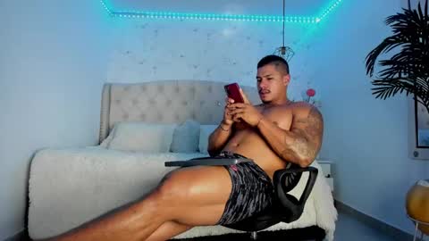 Axel Daviss online show from September 12, 1:44 pm