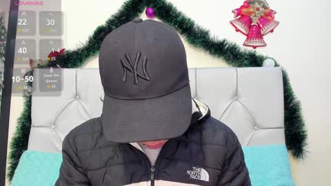 Axel Evanss online show from December 14, 1:05 pm