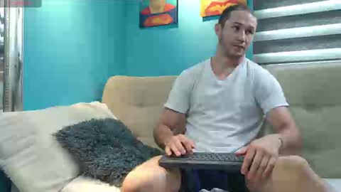 Snapshot of axel_fairchaild chatting on October 21, 2:07 pm Axel Fairchaild online show from October 21, 2:07 pm