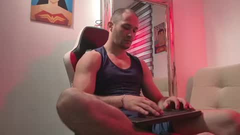 Snapshot of axel_fairchaild chatting on June 20, 1:14 pm Axel Fairchaild online show from June 20, 1:14 pm