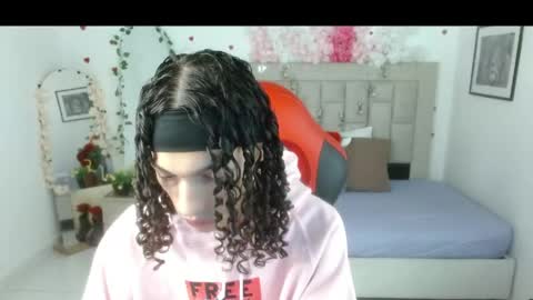 Snapshot of axel_fox7 chatting on May 8, 12:38 am Axel online show from May 8, 12:38 am