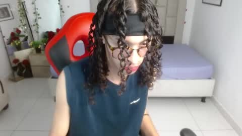Snapshot of axel_fox7 chatting on May 24, 1:10 am Axel online show from May 24, 1:10 am