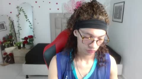 Snapshot of axel_fox7 chatting on June 6, 1:00 am Axel online show from June 6, 1:00 am