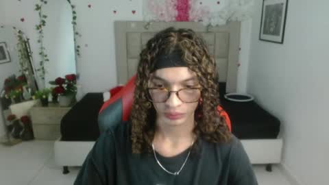 Snapshot of axel_fox7 chatting on June 8, 1:09 am Axel online show from June 8, 1:09 am