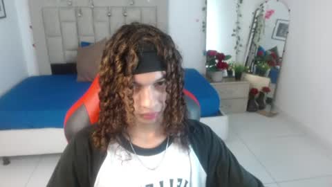 Snapshot of axel_fox7 chatting on June 20, 12:58 am Axel online show from June 20, 12:58 am