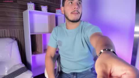 axel_grey_ online show from October 11, 12:15 pm