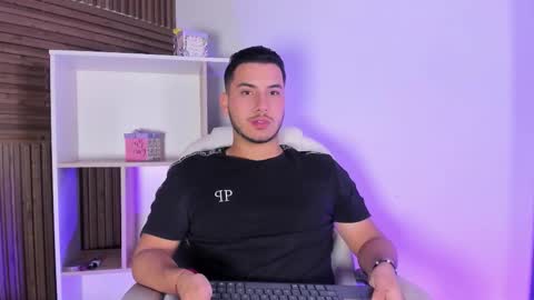 axel_grey_ online show from October 24, 12:23 pm