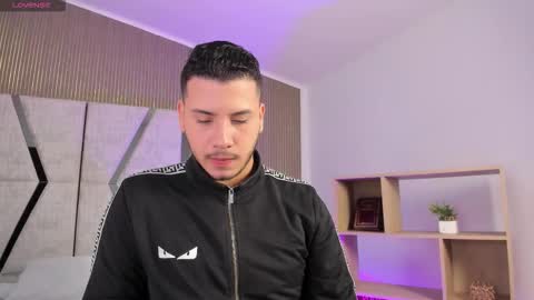 axel_grey_ online show from February 25, 12:26 pm