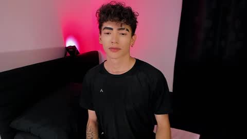Axel online show from June 20, 2:36 am