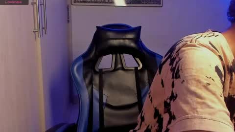 Axel online show from April 25, 5:21 am