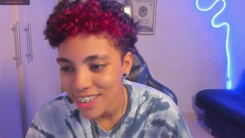 Axel online show from May 2, 1:16 pm