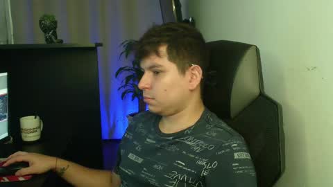 Snapshot of axel_palmer chatting on April 14, 3:18 pm Axel online show from April 14, 3:18 pm