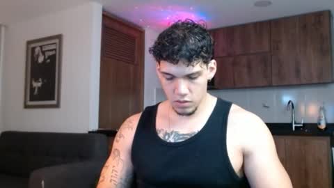 INDEPENDENT MODEL  online show from January 9, 1:08 am