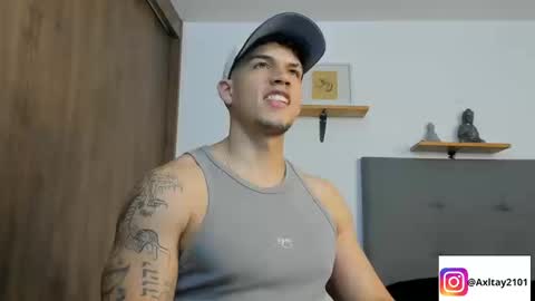 INDEPENDENT MODEL  online show from March 12, 11:33 pm