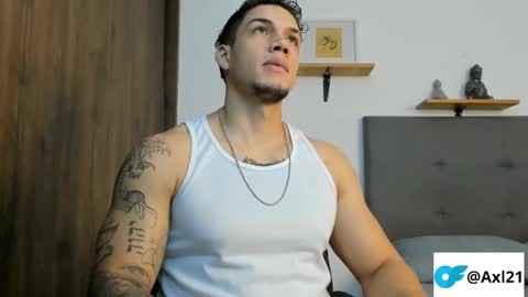 INDEPENDENT MODEL  online show from March 29, 4:45 am