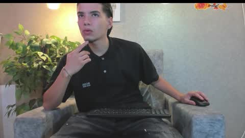 axel  online show from January 7, 11:23 am