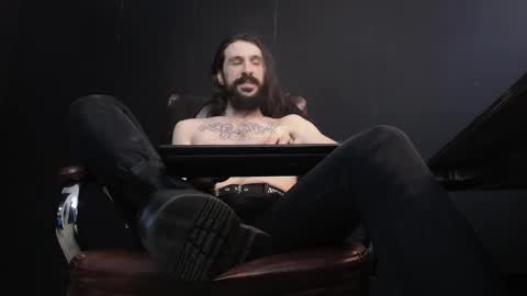 AxelColton online show from February 12, 9:20 am