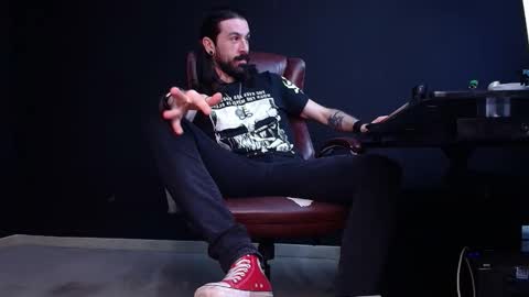 AxelColton online show from November 12, 11:10 am