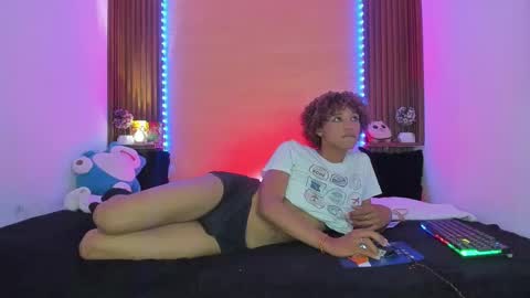 axelfox_ online show from February 27, 1:16 am