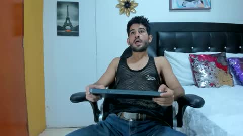 Snapshot of axell_aroon_22 chatting on October 25, 2:52 am AXELL online show from October 25, 2:52 am
