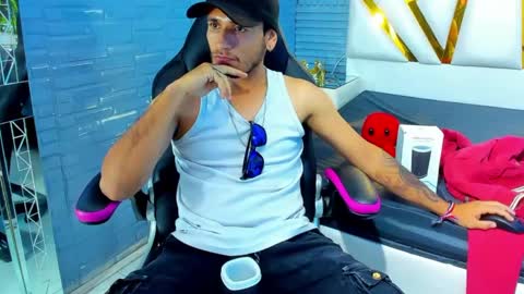 Axell Cross2 online show from February 11, 11:01 pm