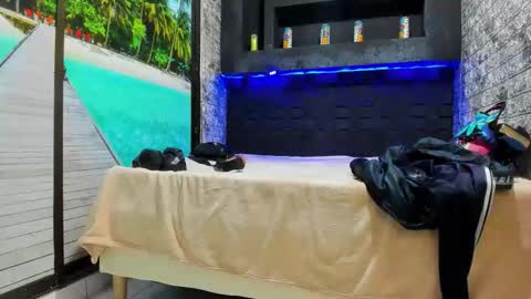 Axell Cross2 online show from April 5, 12:30 am