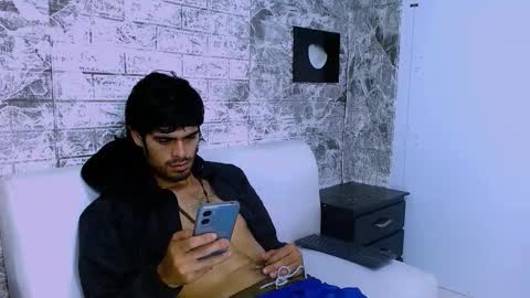 Snapshot of axell_steel chatting on February 26, 7:46 pm axell_steel online show from February 26, 7:46 pm