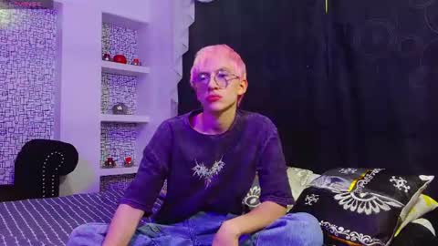 axell_stone online show from July 17, 9:41 pm
