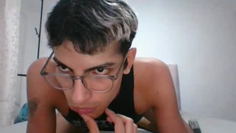 Axel  online show from December 24, 12:11 am