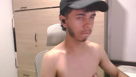 Snapshot of axelldark chatting on March 3, 7:20 pm axelldark online show from March 3, 7:20 pm