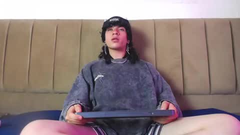 Snapshot of axellkush chatting on February 18, 9:21 am AxellKush online show from February 18, 9:21 am