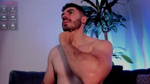 Axel Thompsom online show from December 18, 6:14 pm