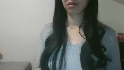 Snapshot of axuepetitt chatting on December 26, 9:58 pm axue online show from December 26, 9:58 pm