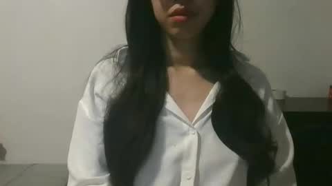 Snapshot of axuepetitt chatting on December 27, 11:10 pm axue online show from December 27, 11:10 pm