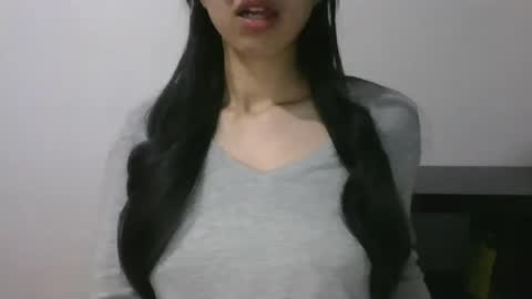 Snapshot of axuepetitt chatting on January 26, 1:09 am axue online show from January 26, 1:09 am