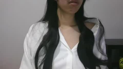 Snapshot of axuepetitt chatting on January 29, 9:33 am axue online show from January 29, 9:33 am