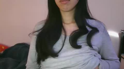 Snapshot of axuepetitt chatting on February 26, 1:52 pm axue online show from February 26, 1:52 pm