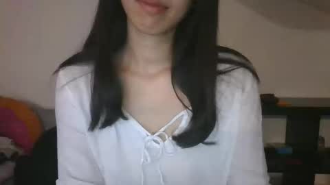 Snapshot of axuepetitt chatting on October 3, 9:23 pm axue online show from October 3, 9:23 pm