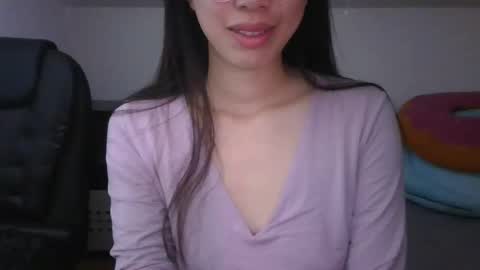 Snapshot of axuepetitt chatting on May 14, 9:32 pm axue online show from May 14, 9:32 pm