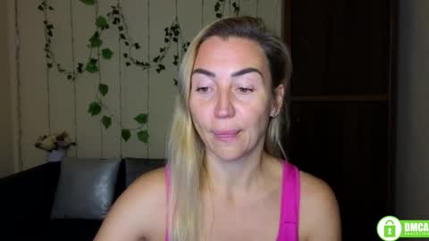 Jully online show from November 2, 6:21 pm