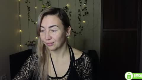 Jully online show from December 21, 6:26 pm