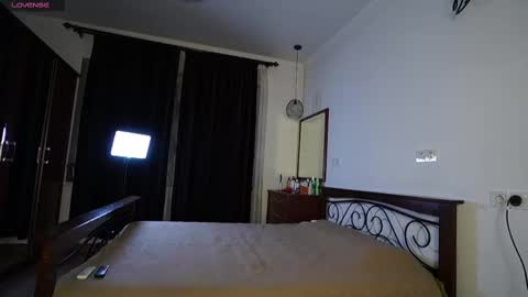 Snapshot of aya__hitakayama chatting on March 2, 1:27 pm Aya online show from March 2, 1:27 pm