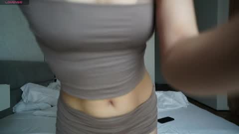 Snapshot of aya__hitakayama chatting on April 27, 2:20 am Aya online show from April 27, 2:20 am