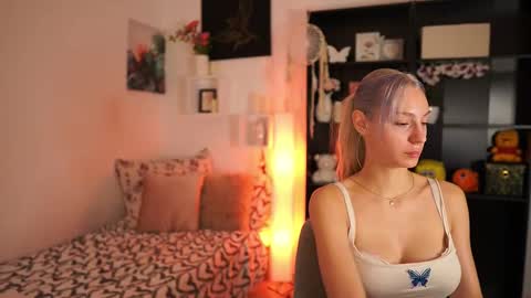 aya hitakayama  online show from September 8, 7:02 pm
