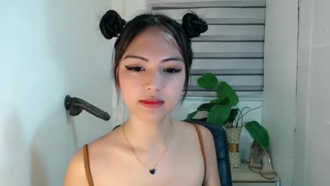 ayalvrs18 online show from February 14, 4:04 am