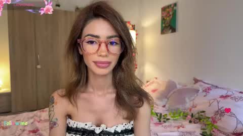 Alya online show from April 18, 3:27 pm